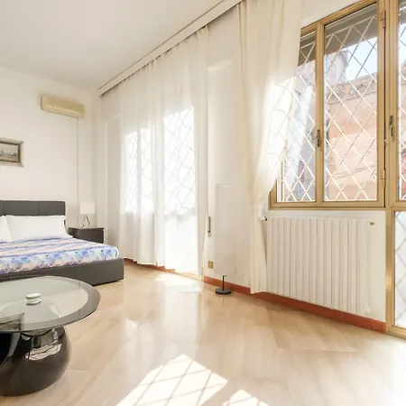 Cristina Rossi Bed & Breakfast 3*