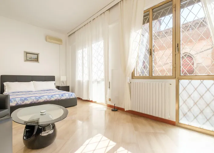 Cristina Rossi Nocleg ze śniadaniem 3*