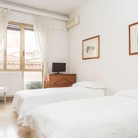 Cristina Rossi 3* Bolonya