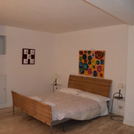 Cristina Rossi Oda ve Kahvaltı 3*